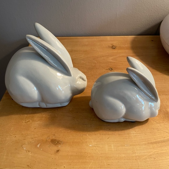 Pair of white pottery bunnies - Picture 3 of 5